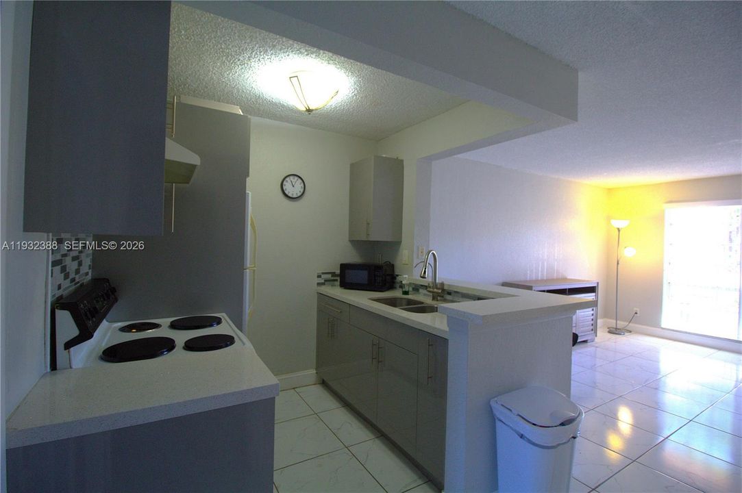 出租: $1,950 (1 贝兹, 1 浴室, 544 平方英尺)