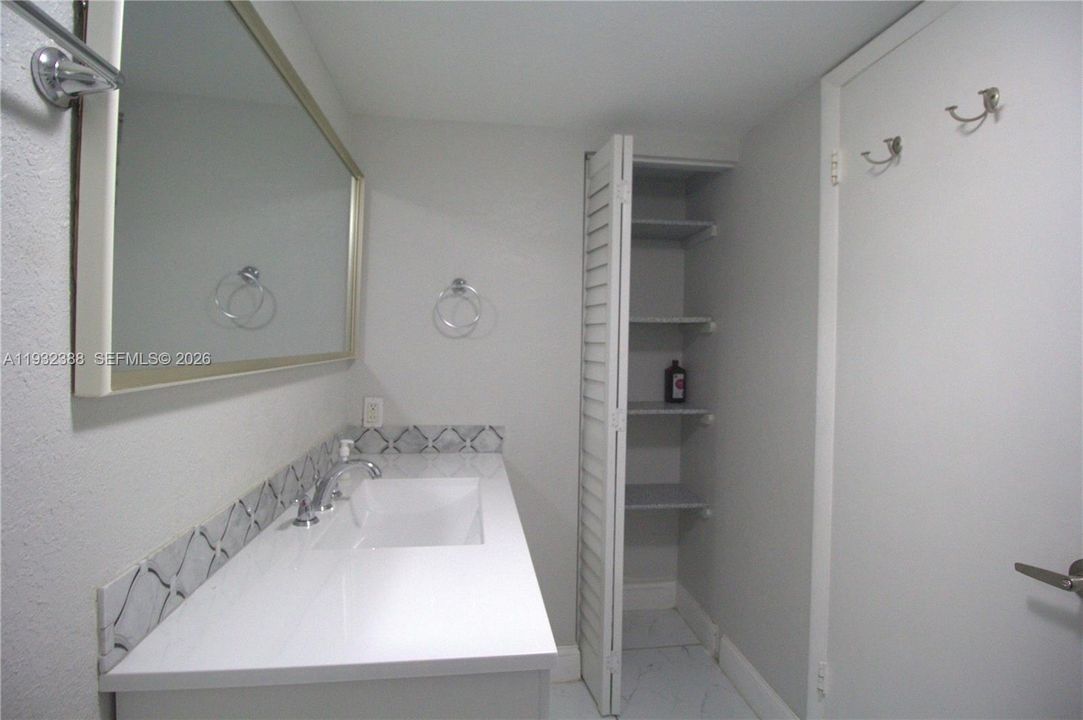 出租: $1,950 (1 贝兹, 1 浴室, 544 平方英尺)