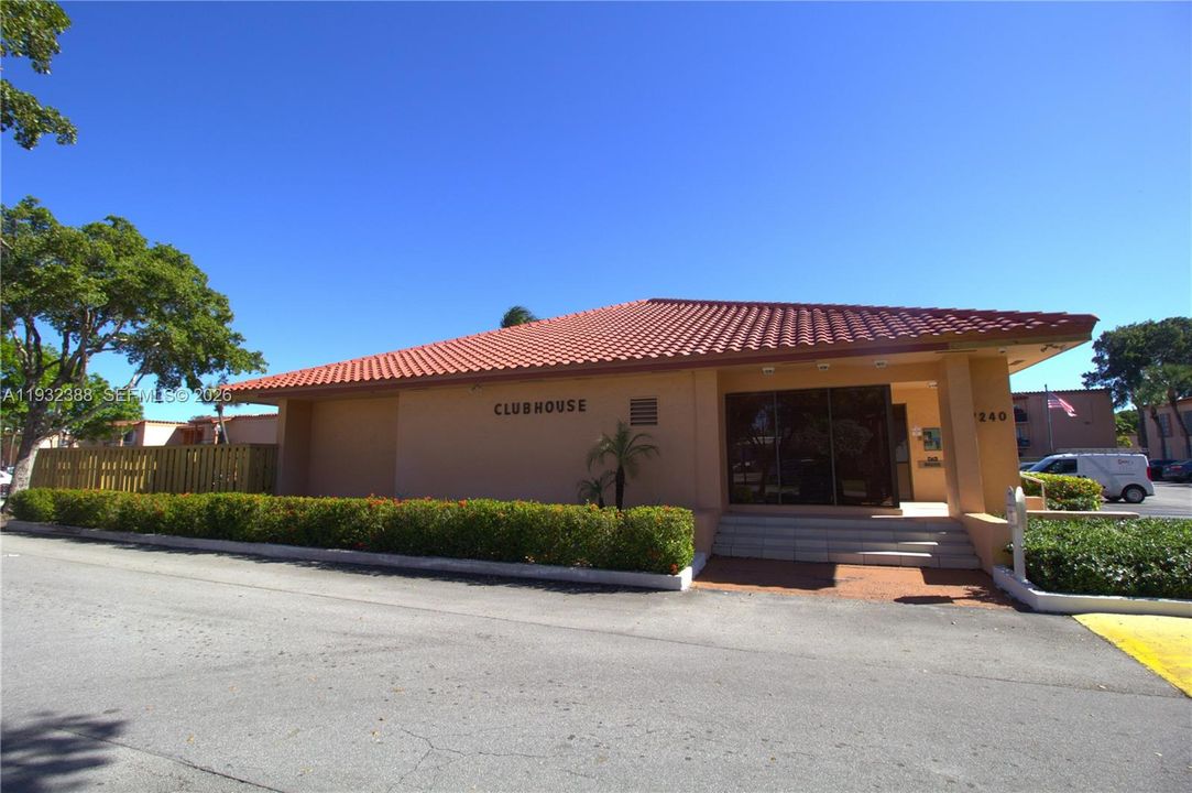 出租: $1,950 (1 贝兹, 1 浴室, 544 平方英尺)