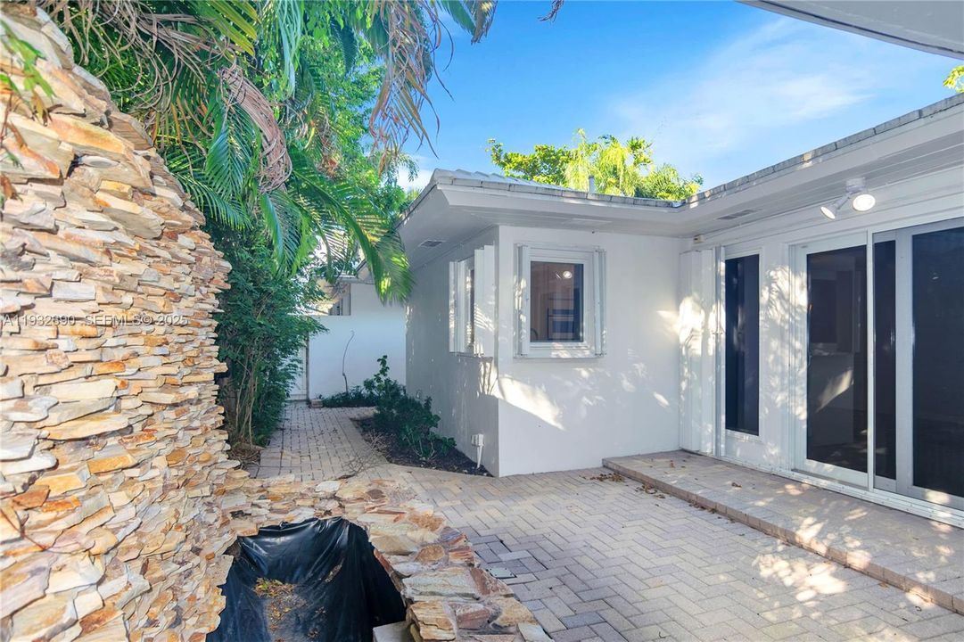 待售: $950,000 (4 贝兹, 4 浴室, 2191 平方英尺)