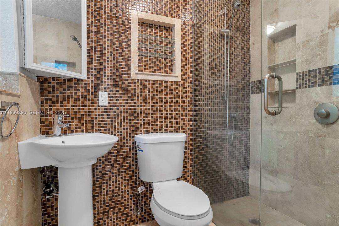 待售: $950,000 (4 贝兹, 4 浴室, 2191 平方英尺)