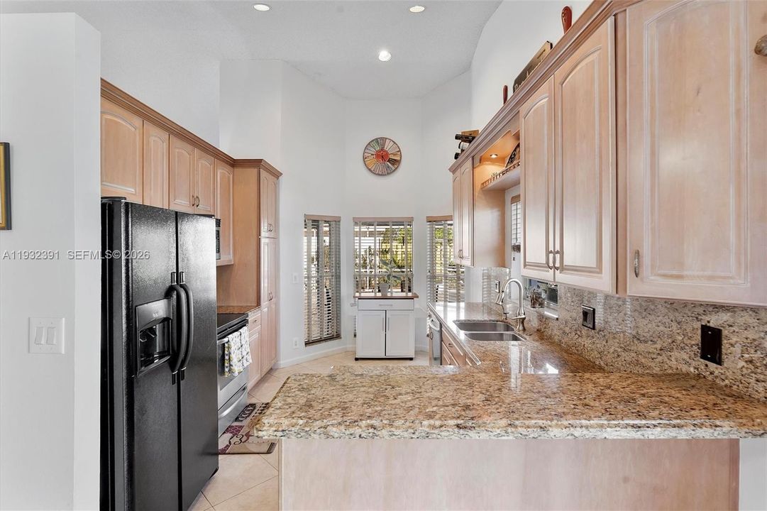 На продажу: $625,000 (3 спален, 2 ванн, 1659 Квадратных фут)