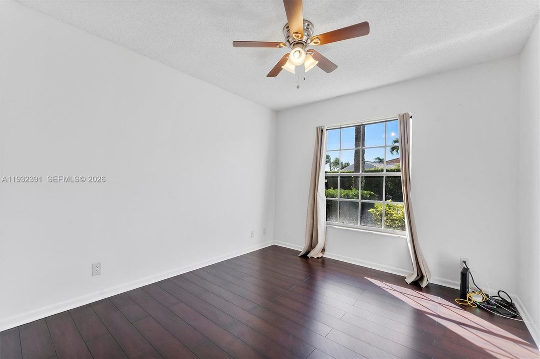 На продажу: $625,000 (3 спален, 2 ванн, 1659 Квадратных фут)