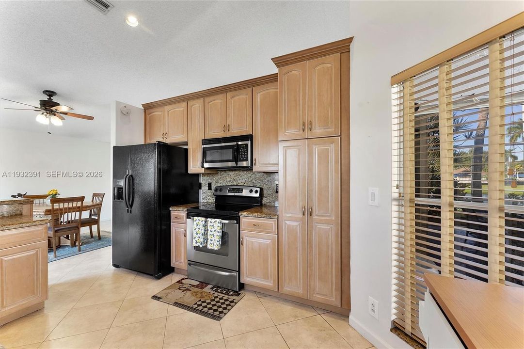 На продажу: $625,000 (3 спален, 2 ванн, 1659 Квадратных фут)