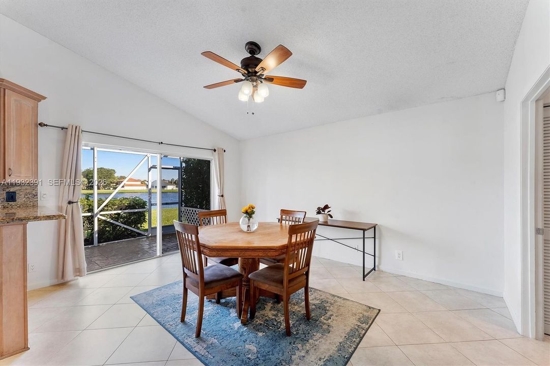 Lake View-Or Family Room