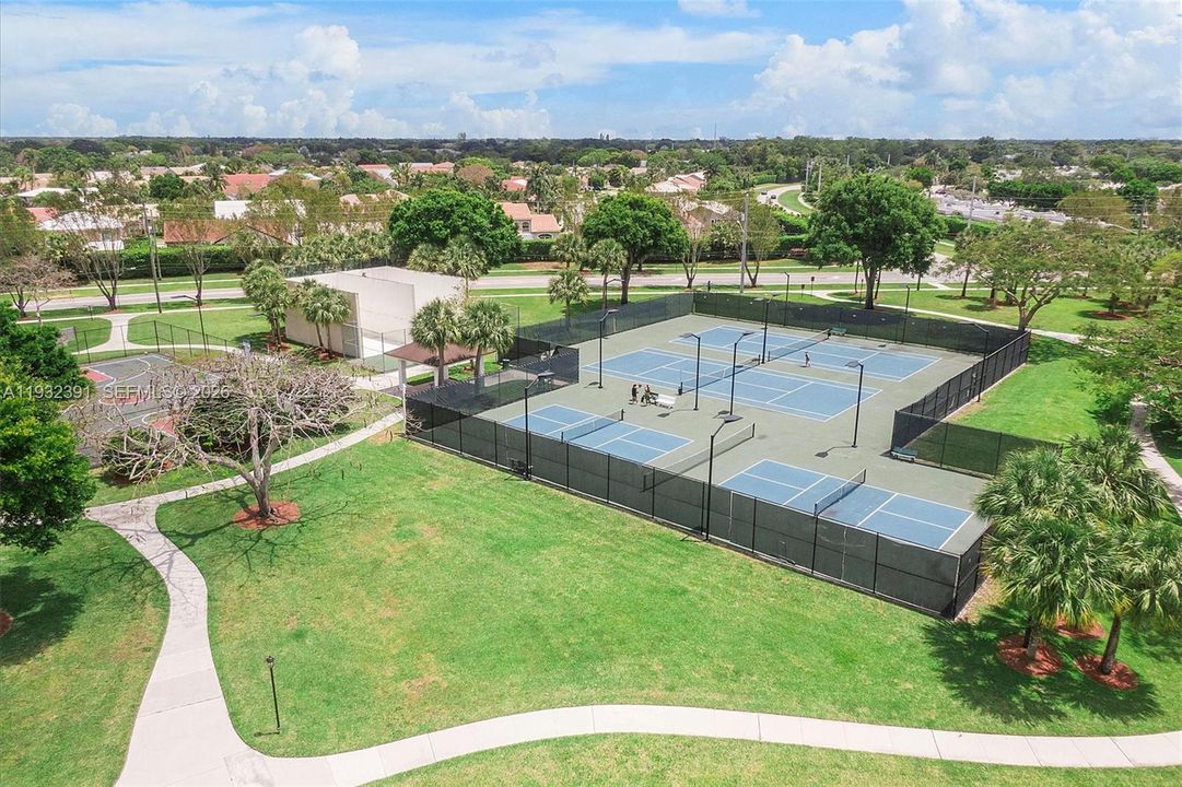 Tennis & Pickleball Courts
