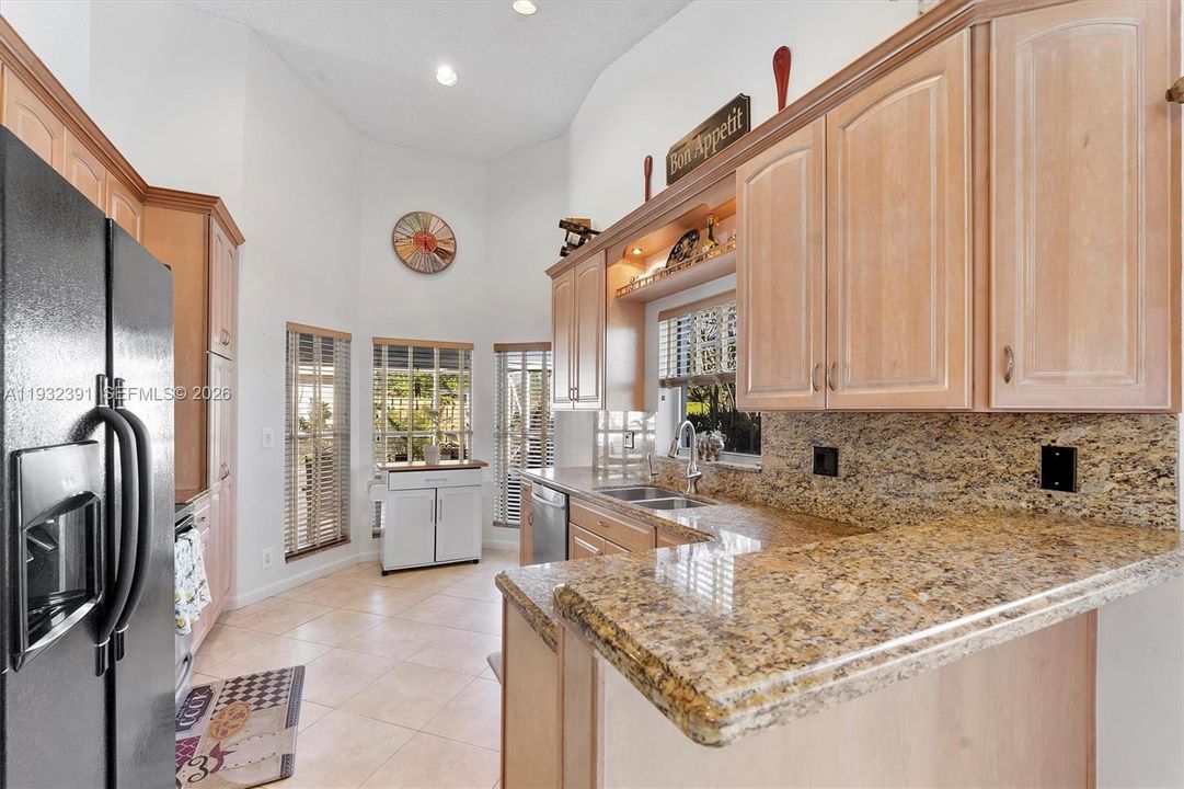 На продажу: $625,000 (3 спален, 2 ванн, 1659 Квадратных фут)