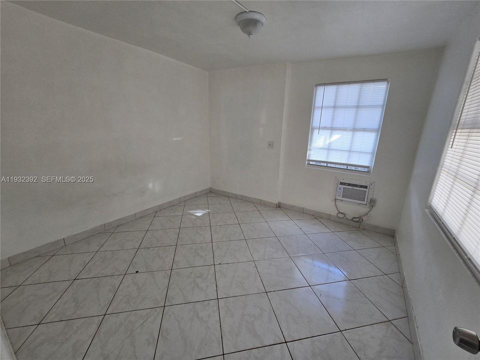 For Rent: $1,500 (1 beds, 1 baths, 1190 Square Feet)