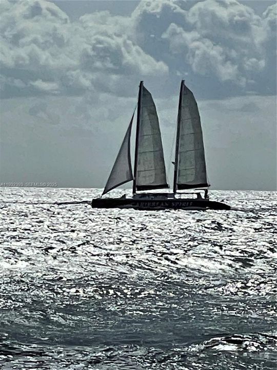 For Rent: $2,400 (1 beds, 1 baths, 816 Square Feet)