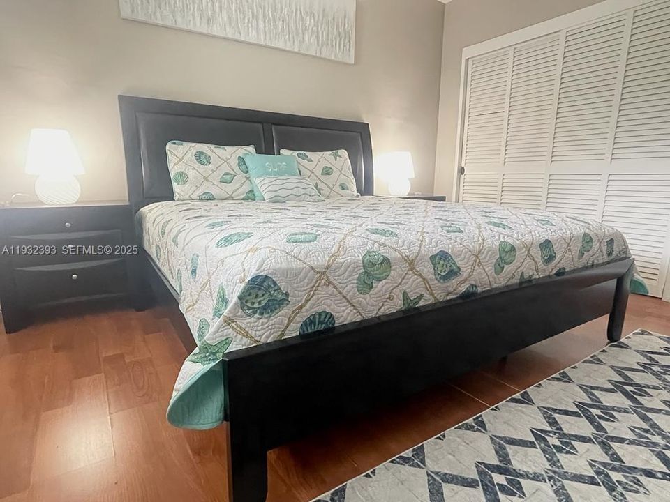 For Rent: $2,400 (1 beds, 1 baths, 816 Square Feet)