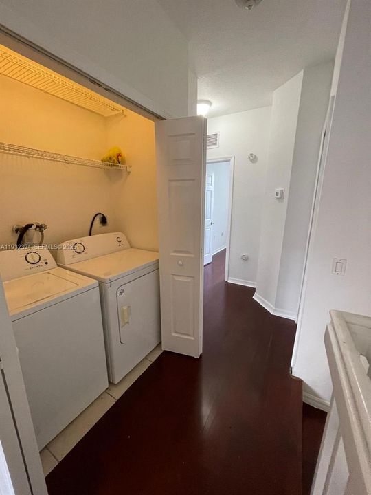 For Rent: $2,900 (3 beds, 2 baths, 1452 Square Feet)