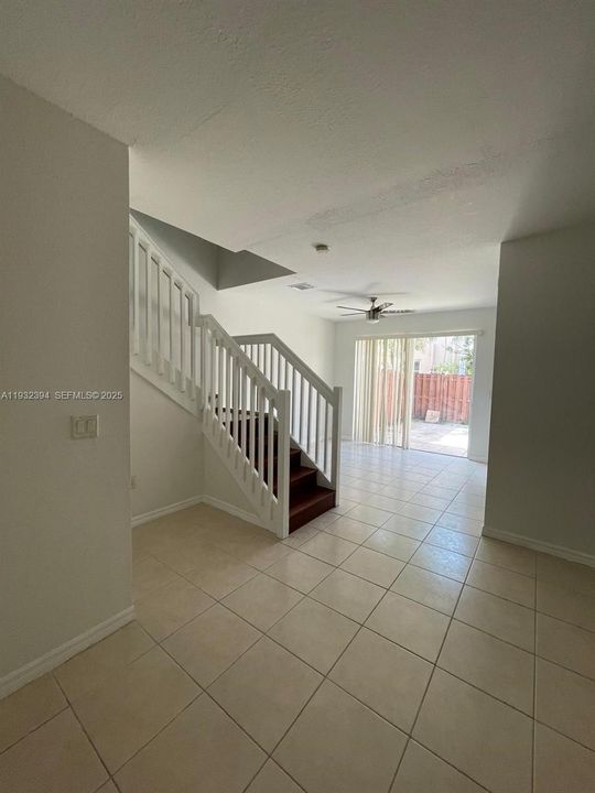 For Rent: $2,900 (3 beds, 2 baths, 1452 Square Feet)