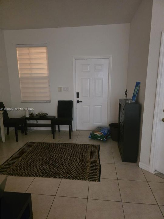 For Rent: $2,900 (3 beds, 2 baths, 1452 Square Feet)