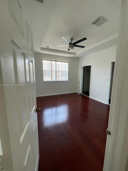For Rent: $2,900 (3 beds, 2 baths, 1452 Square Feet)