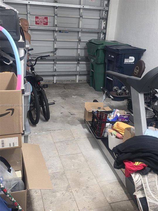 For Rent: $2,900 (3 beds, 2 baths, 1452 Square Feet)