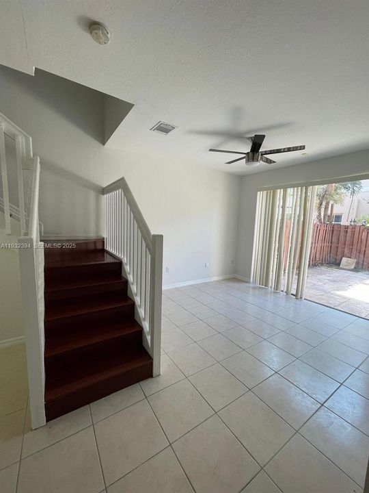 For Rent: $2,900 (3 beds, 2 baths, 1452 Square Feet)