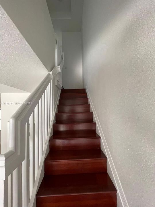 For Rent: $2,900 (3 beds, 2 baths, 1452 Square Feet)