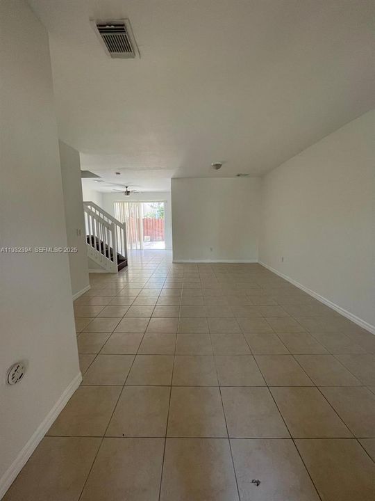 For Rent: $2,900 (3 beds, 2 baths, 1452 Square Feet)