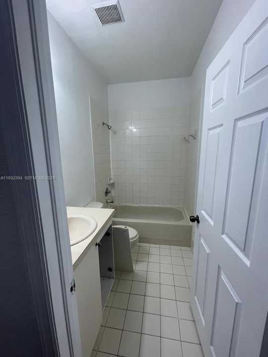 For Rent: $2,900 (3 beds, 2 baths, 1452 Square Feet)