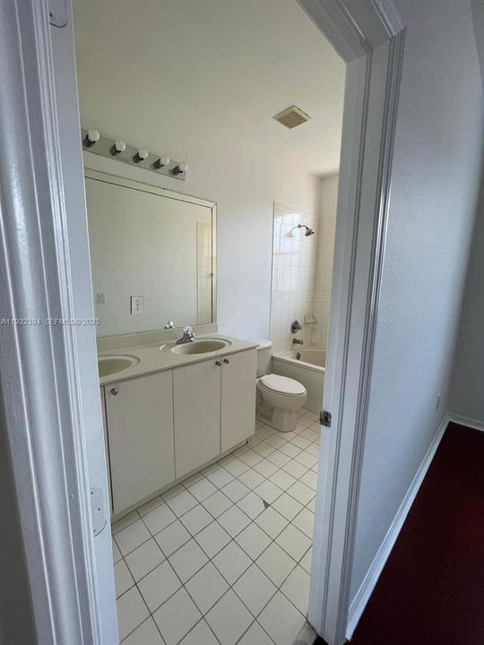 For Rent: $2,900 (3 beds, 2 baths, 1452 Square Feet)