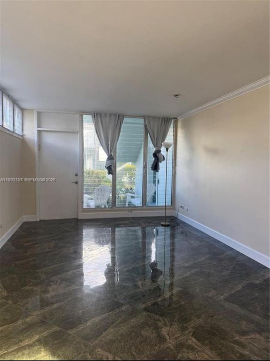 На продажу: $389,000 (1 спален, 1 ванн, 530 Квадратных фут)