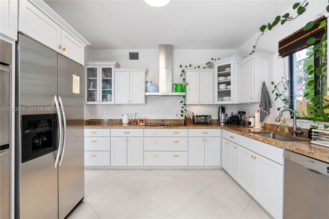 В аренду: $15,000 (3 спален, 3 ванн, 2289 Квадратных фут)