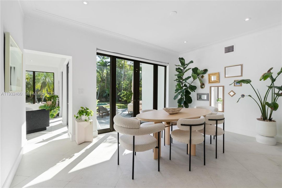 В аренду: $15,000 (3 спален, 3 ванн, 2289 Квадратных фут)