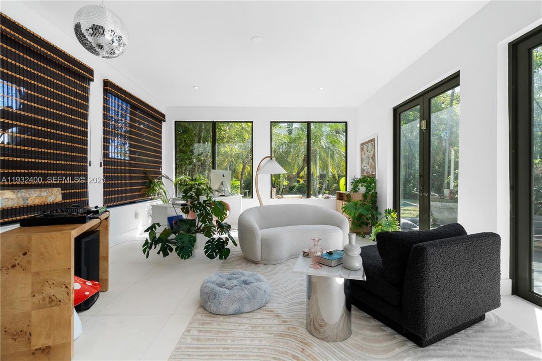 В аренду: $15,000 (3 спален, 3 ванн, 2289 Квадратных фут)