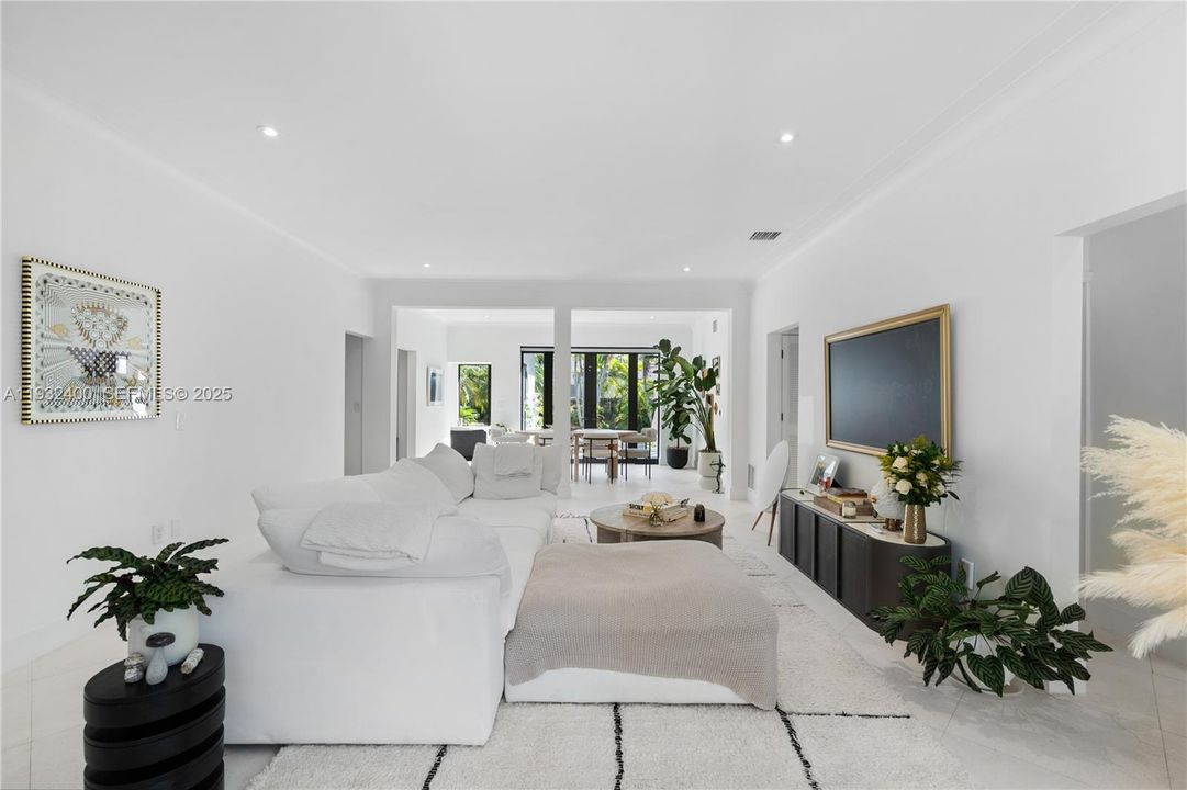 В аренду: $15,000 (3 спален, 3 ванн, 2289 Квадратных фут)