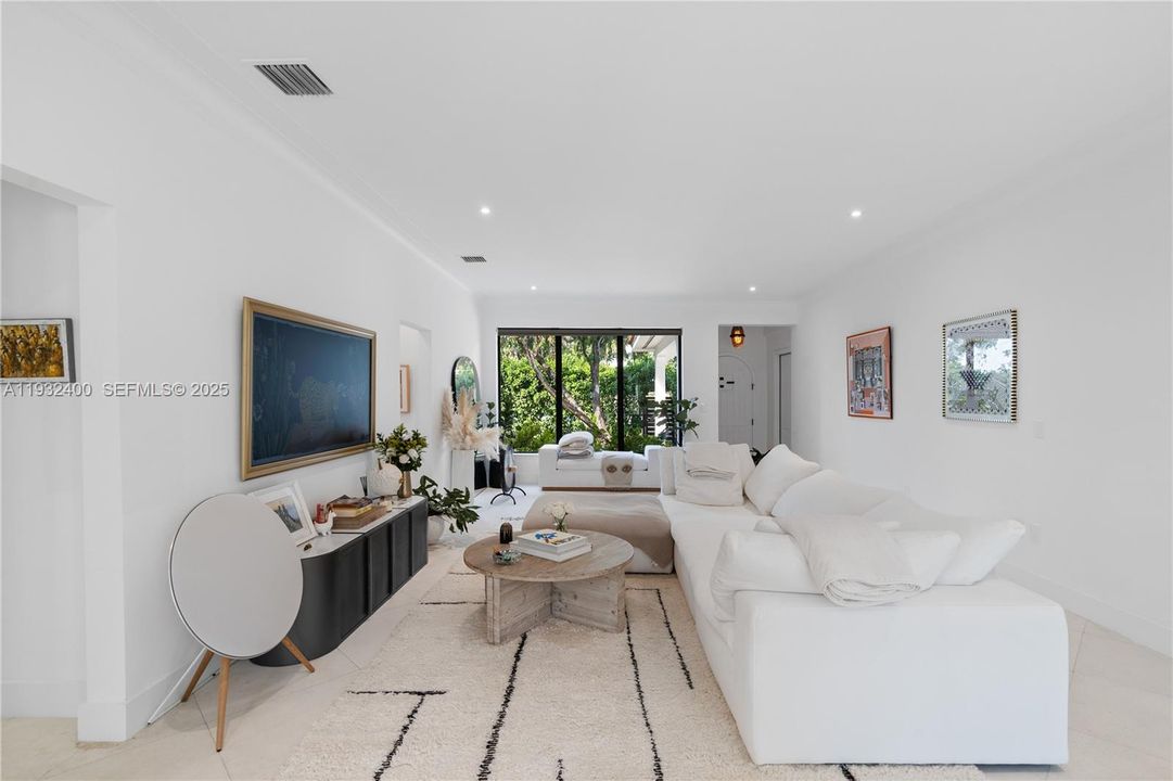 В аренду: $15,000 (3 спален, 3 ванн, 2289 Квадратных фут)