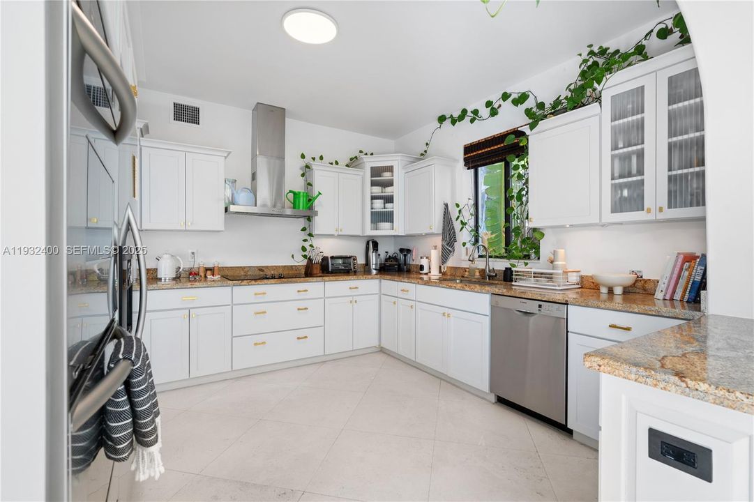 В аренду: $15,000 (3 спален, 3 ванн, 2289 Квадратных фут)