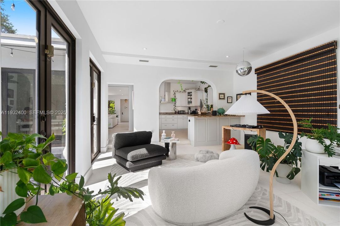 В аренду: $15,000 (3 спален, 3 ванн, 2289 Квадратных фут)