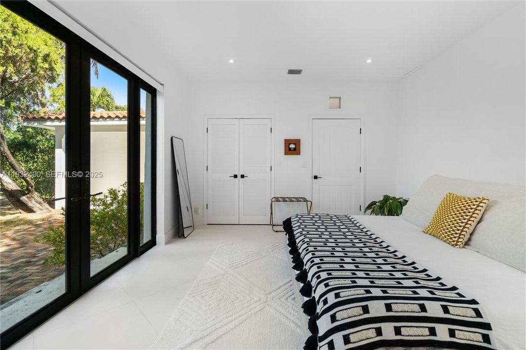 В аренду: $15,000 (3 спален, 3 ванн, 2289 Квадратных фут)