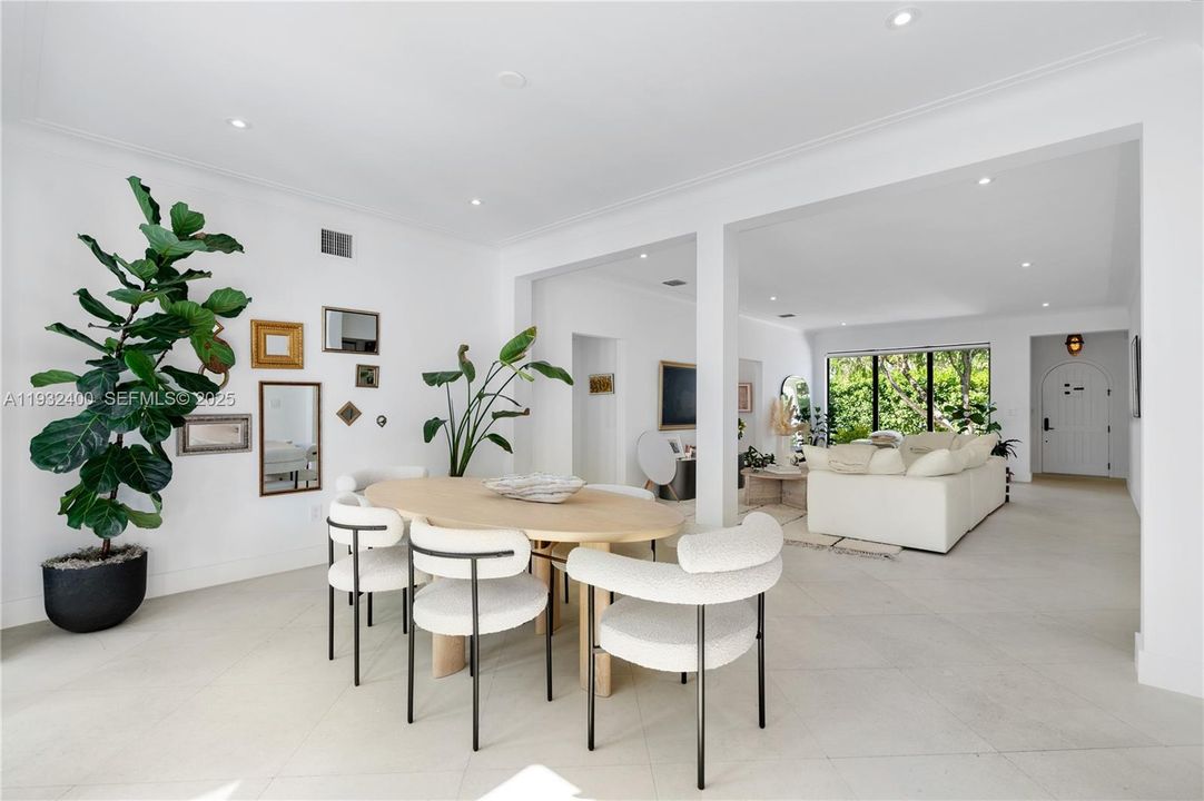 В аренду: $15,000 (3 спален, 3 ванн, 2289 Квадратных фут)