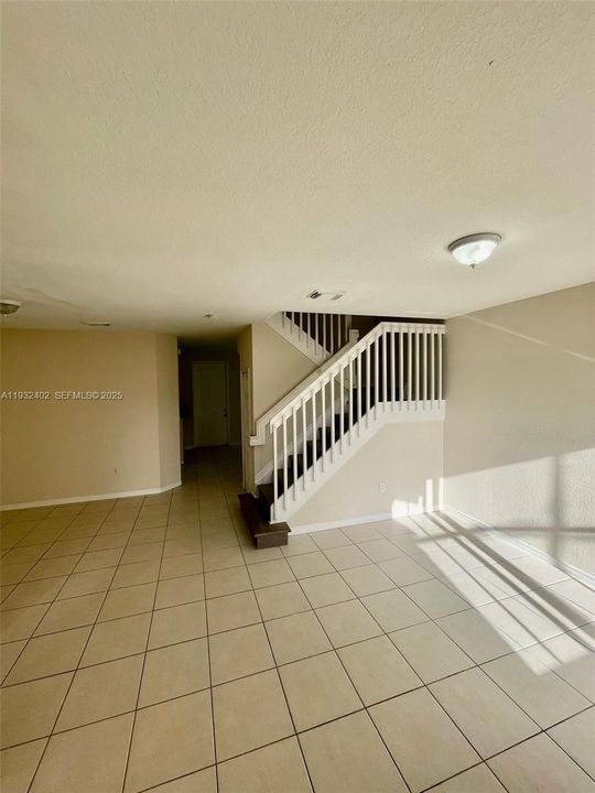 В аренду: $2,500 (3 спален, 2 ванн, 1540 Квадратных фут)