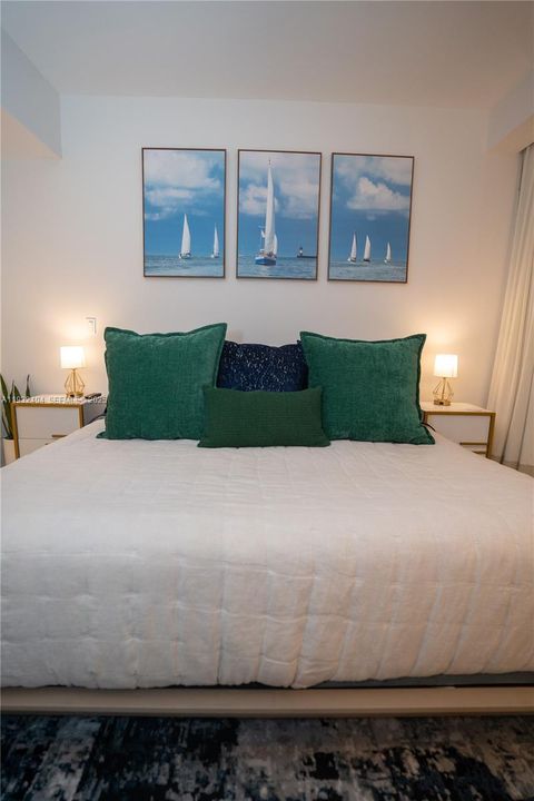 出租: $4,700 (1 贝兹, 1 浴室, 829 平方英尺)