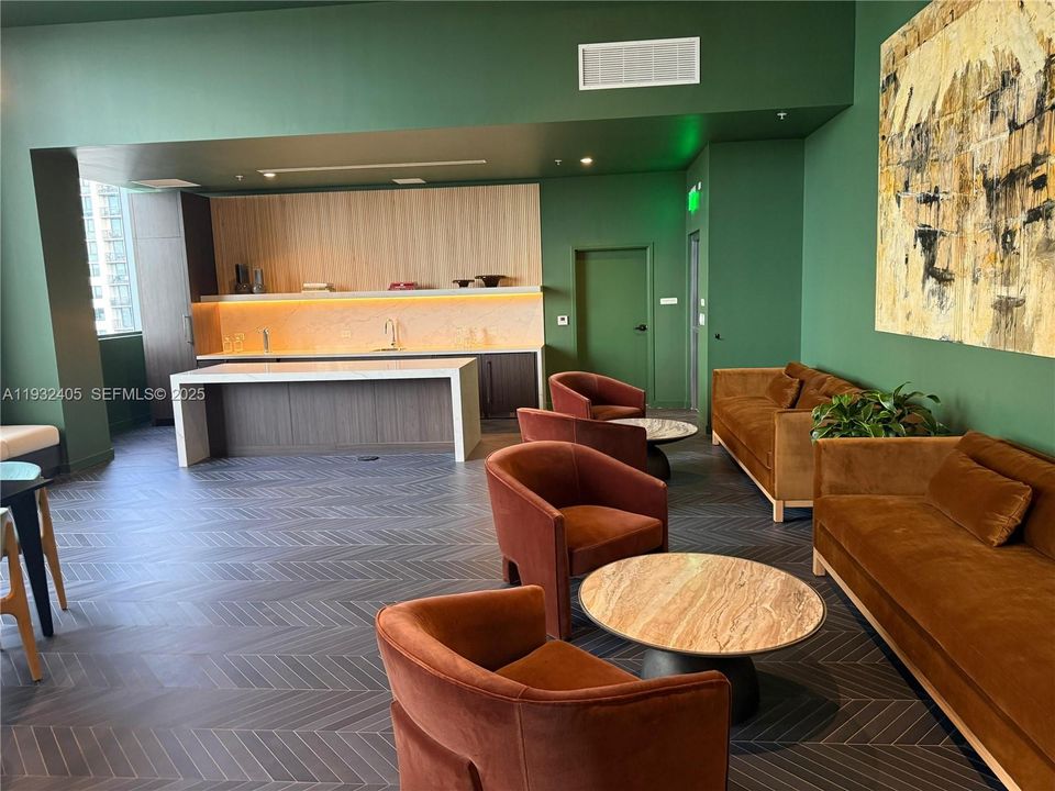 En Renta: $2,200 (0 camas, 1 baños, 350 Pies cuadrados)