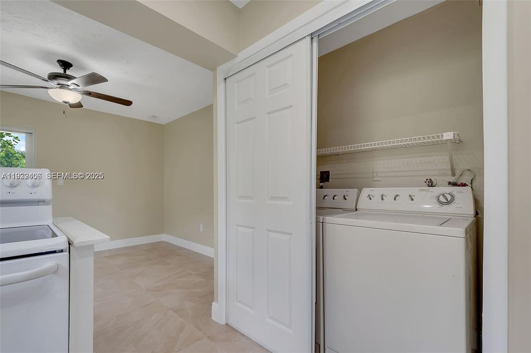 出租: $2,550 (2 贝兹, 2 浴室, 1056 平方英尺)