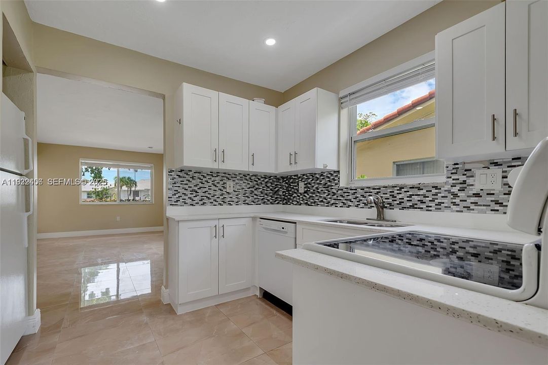 出租: $2,550 (2 贝兹, 2 浴室, 1056 平方英尺)