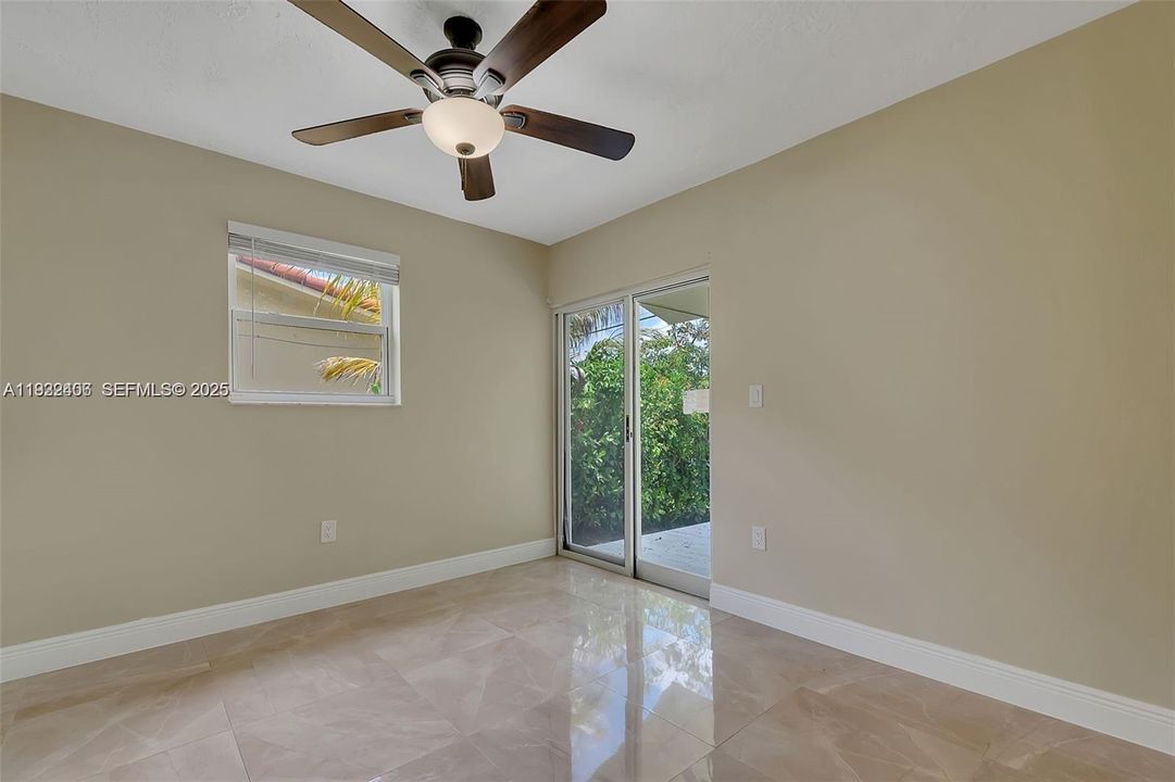 出租: $2,550 (2 贝兹, 2 浴室, 1056 平方英尺)