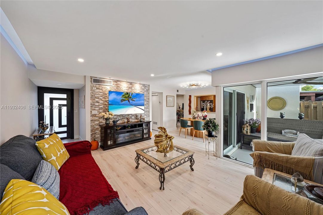 En Renta: $3,650 (3 camas, 2 baños, 1565 Pies cuadrados)