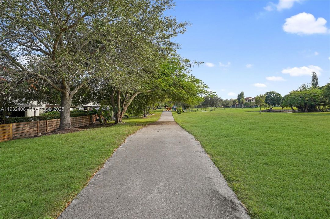 En Renta: $3,650 (3 camas, 2 baños, 1565 Pies cuadrados)