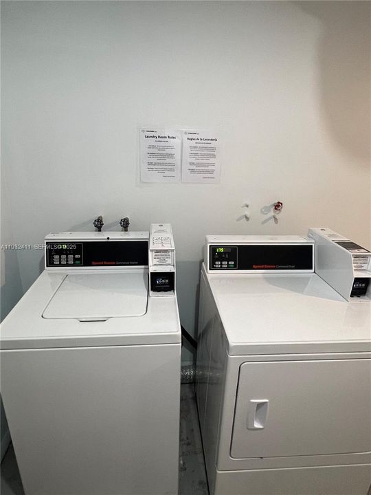 For Sale: $135,000 (1 beds, 1 baths, 900 Square Feet)