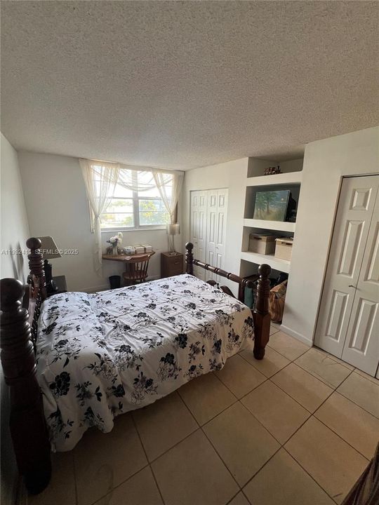 For Sale: $135,000 (1 beds, 1 baths, 900 Square Feet)