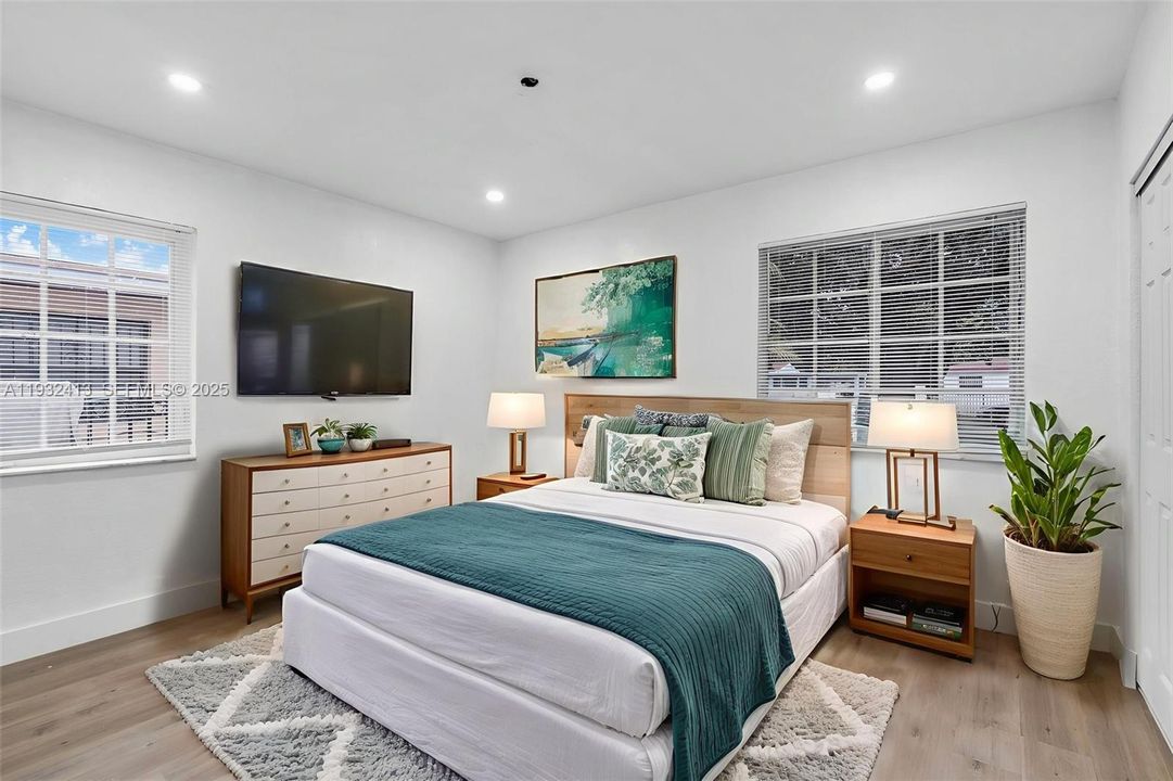 待售: $559,999 (4 贝兹, 2 浴室, 1653 平方英尺)