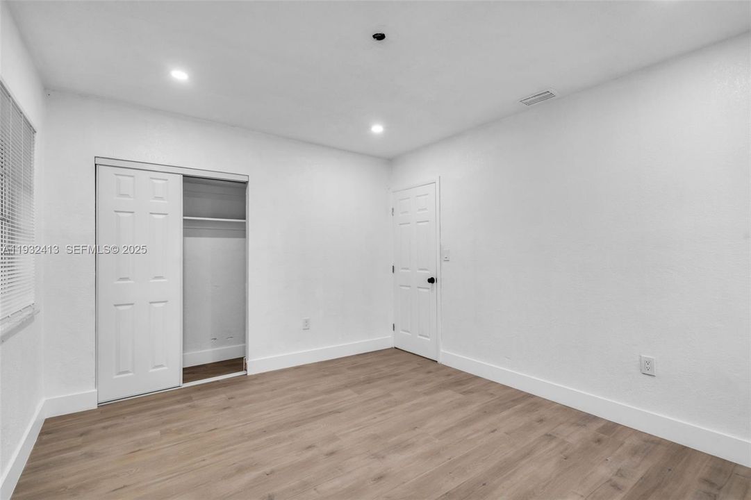 待售: $559,999 (4 贝兹, 2 浴室, 1653 平方英尺)