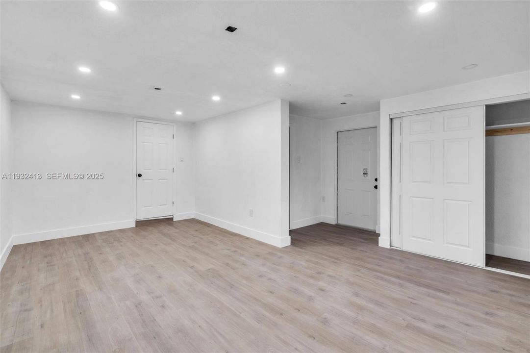 待售: $559,999 (4 贝兹, 2 浴室, 1653 平方英尺)