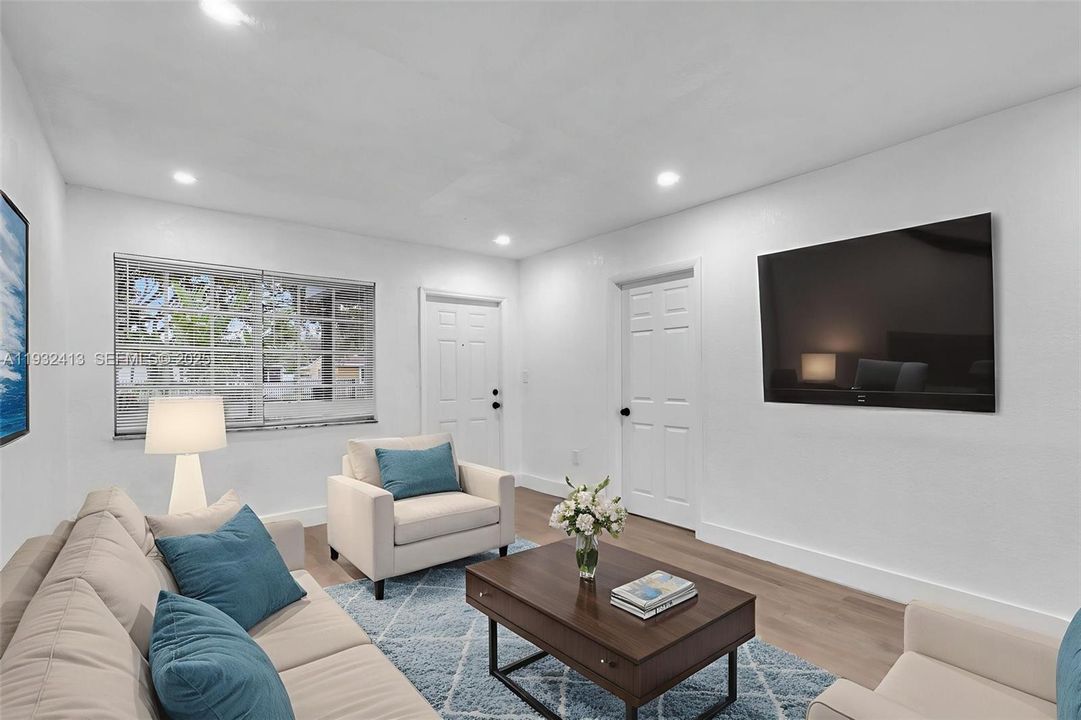 待售: $559,999 (4 贝兹, 2 浴室, 1653 平方英尺)