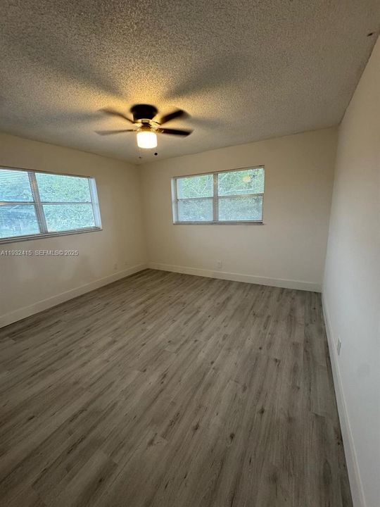 For Rent: $2,000 (2 beds, 2 baths, 949 Square Feet)