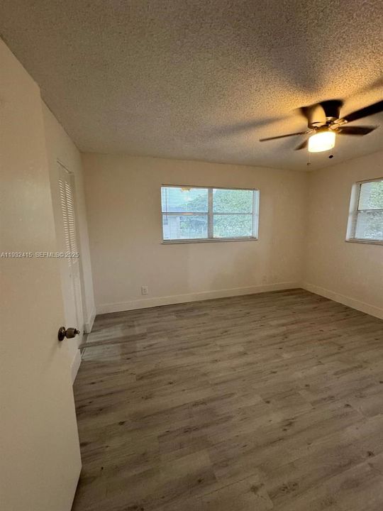 For Rent: $2,000 (2 beds, 2 baths, 949 Square Feet)